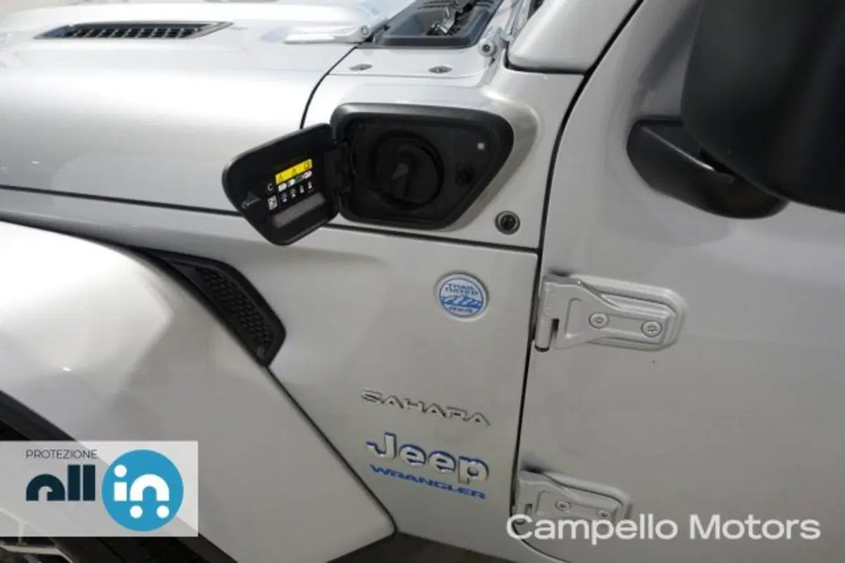 Jeep Wrangler Unlimited usata a Venezia (18)