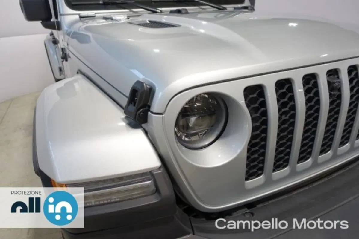 Jeep Wrangler Unlimited usata a Venezia (20)