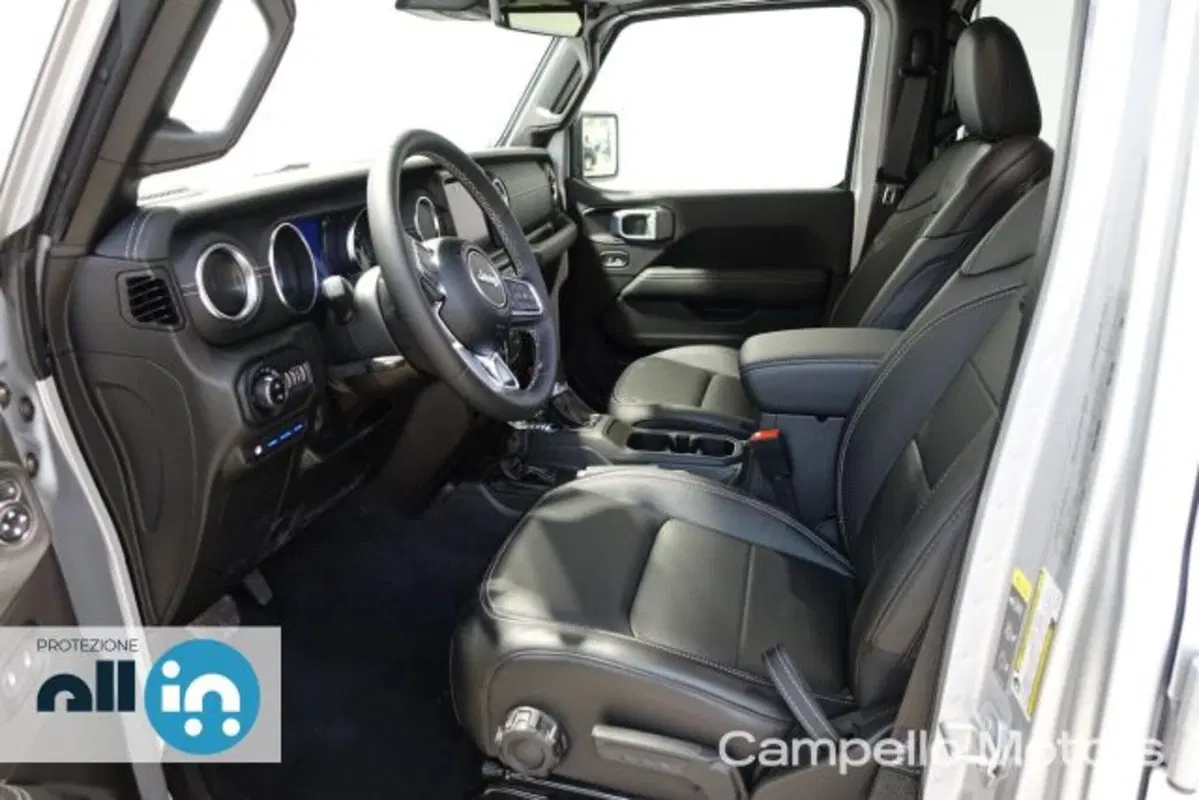Jeep Wrangler Unlimited usata a Venezia (5)