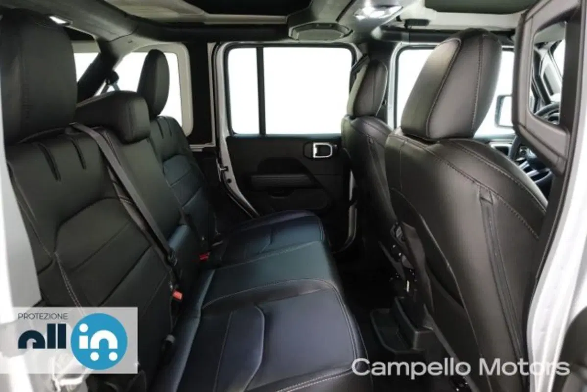 Jeep Wrangler Unlimited usata a Venezia (8)