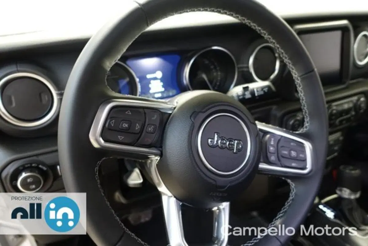 Jeep Wrangler Unlimited usata a Venezia (9)
