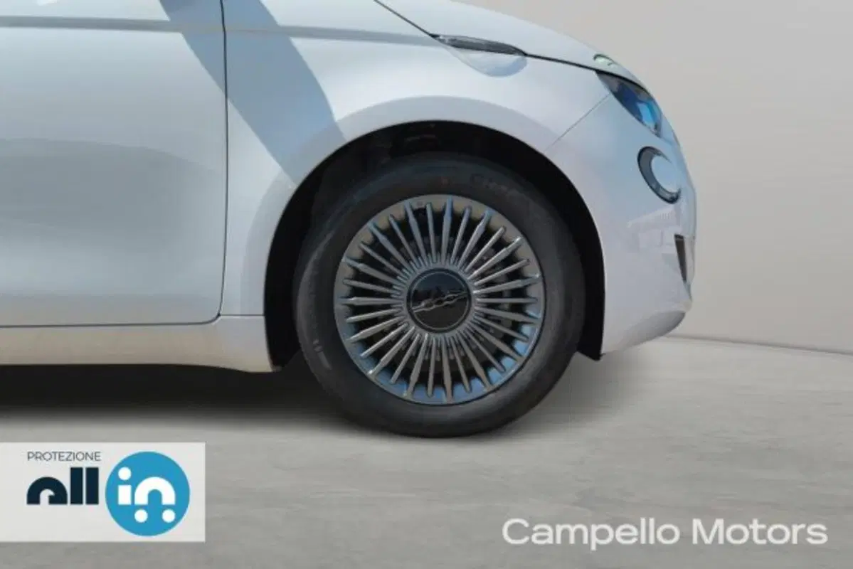 Fiat 500 nuova a Venezia (19)