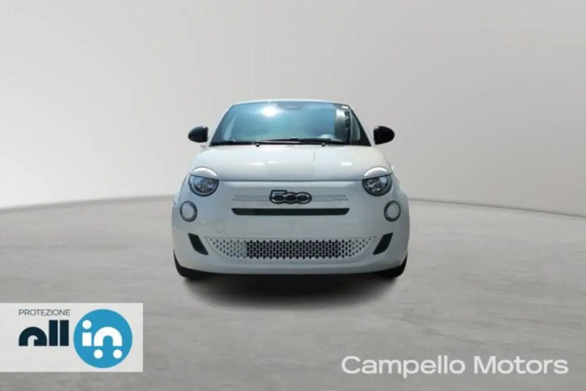 Fiat 500 nuova a Venezia (2)