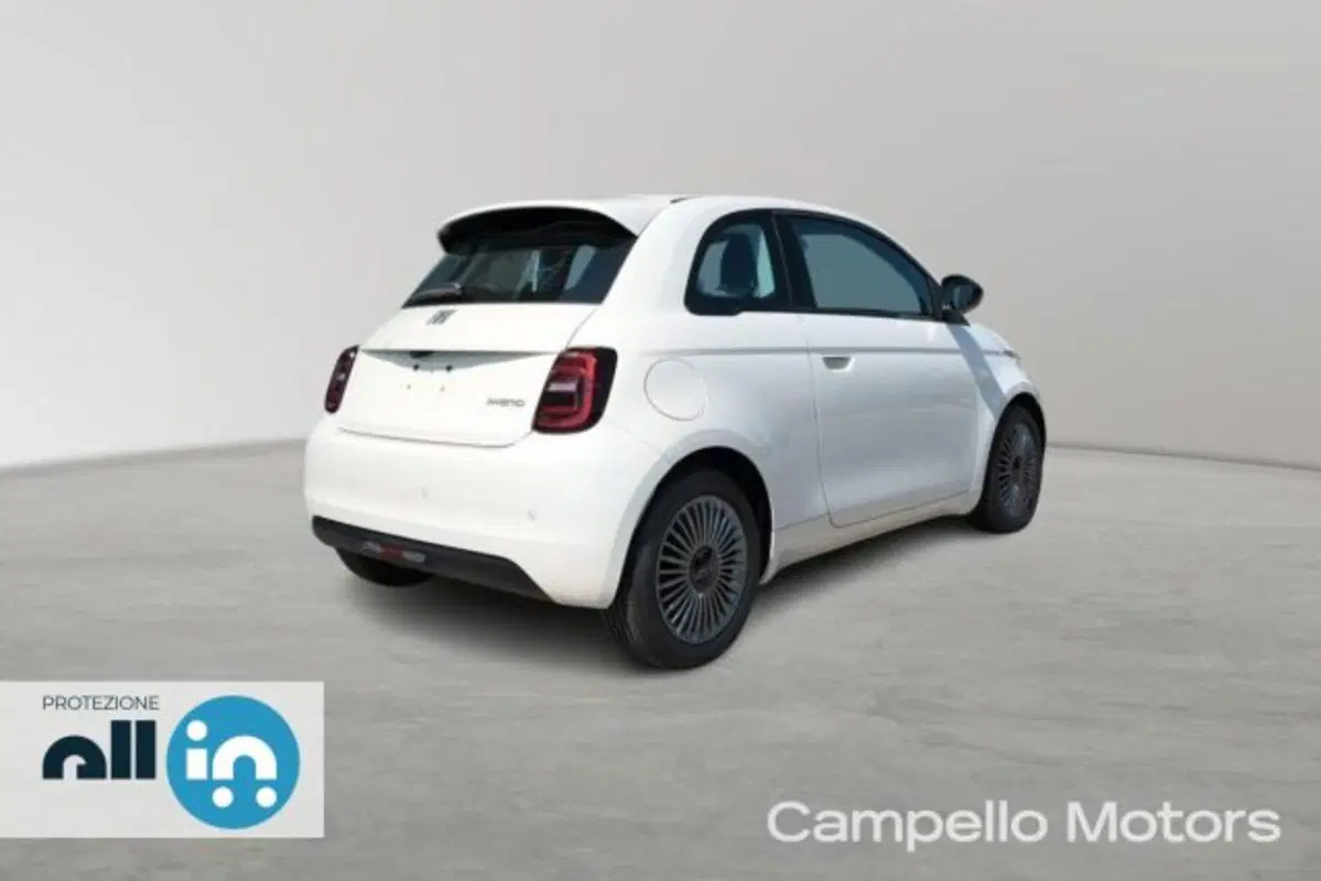 Fiat 500 nuova a Venezia (3)