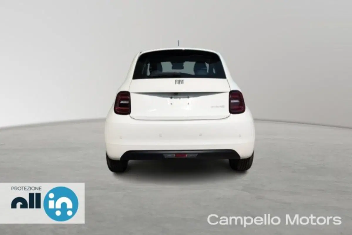 Fiat 500 nuova a Venezia (4)