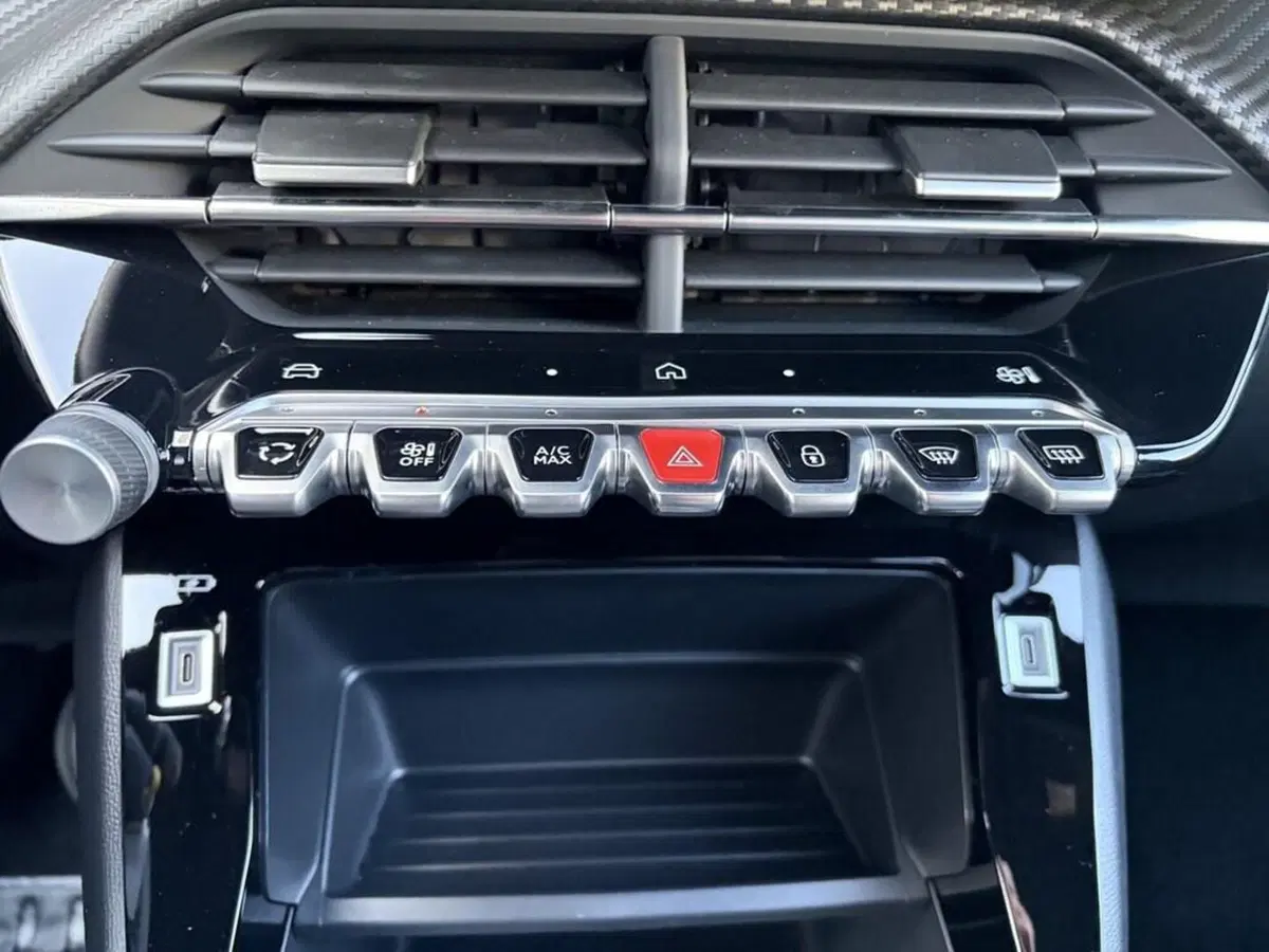 Peugeot 2008 nuova a Torino (11)