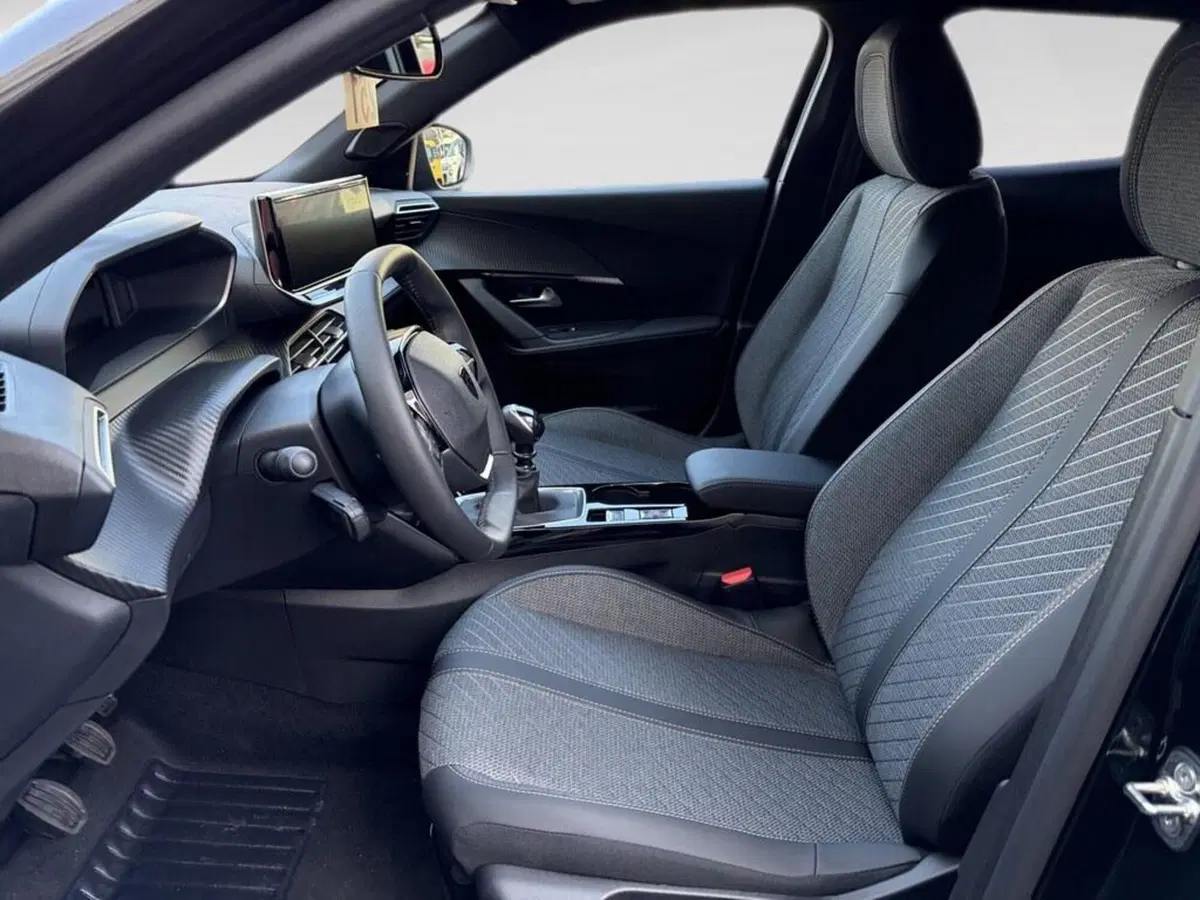 Peugeot 2008 nuova a Torino (7)
