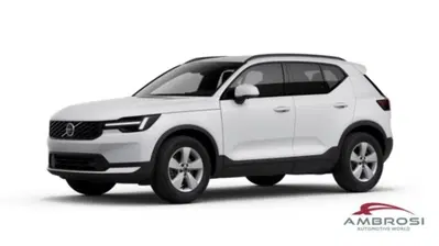 Volvo XC40 B3 automatico Essential nuova a Corciano