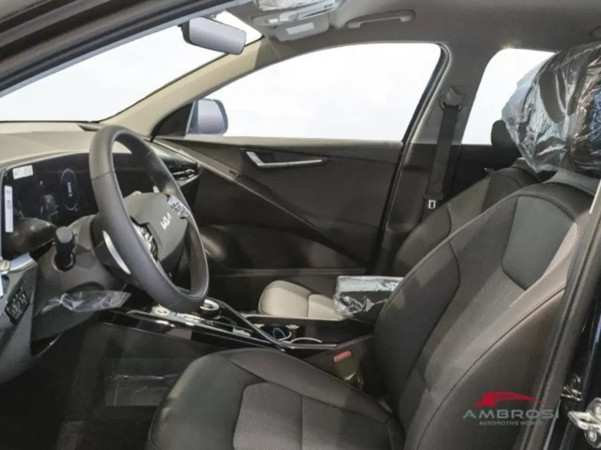 Kia Niro nuova a Perugia (7)