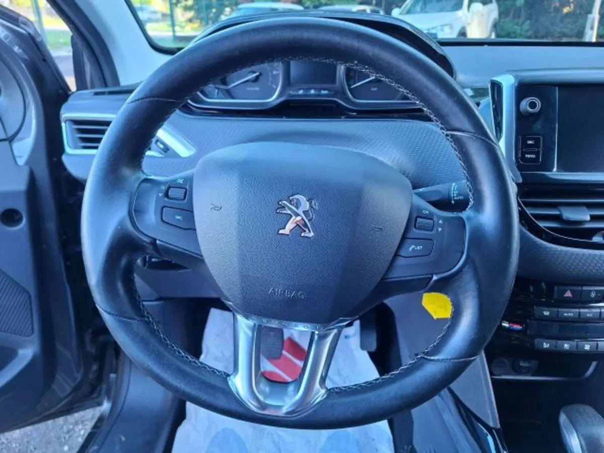 Peugeot 2008 usata a Como (8)