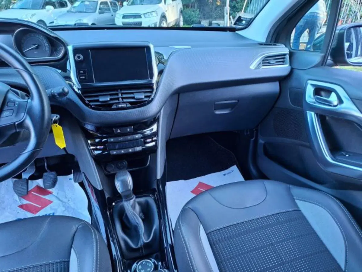 Peugeot 2008 usata a Como (9)