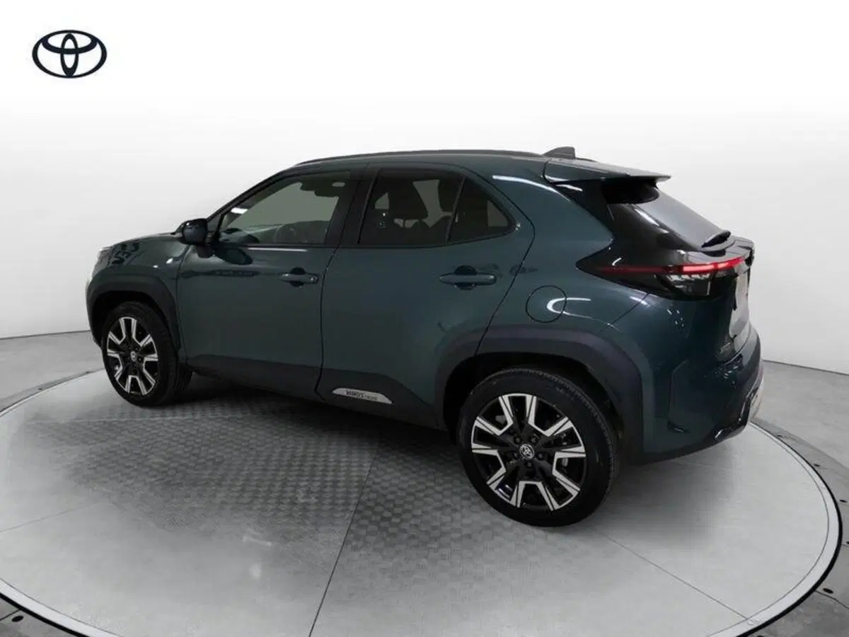 Toyota Yaris Cross nuova a Salerno (4)