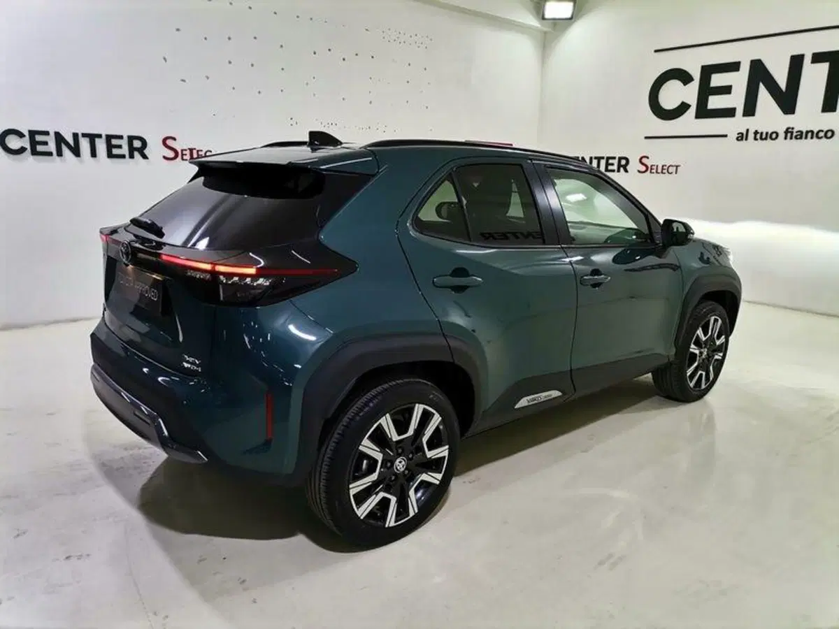 Toyota Yaris Cross nuova a Salerno (6)