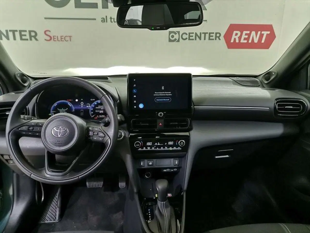 Toyota Yaris Cross nuova a Salerno (7)