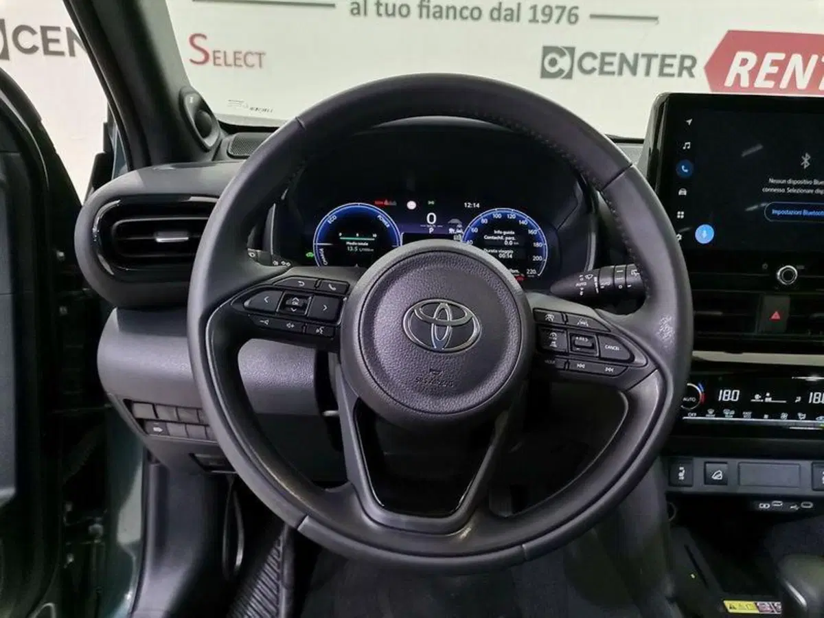 Toyota Yaris Cross nuova a Salerno (8)