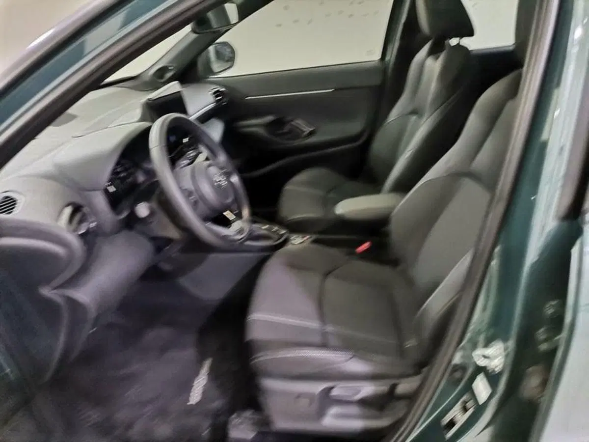 Toyota Yaris Cross nuova a Salerno (9)