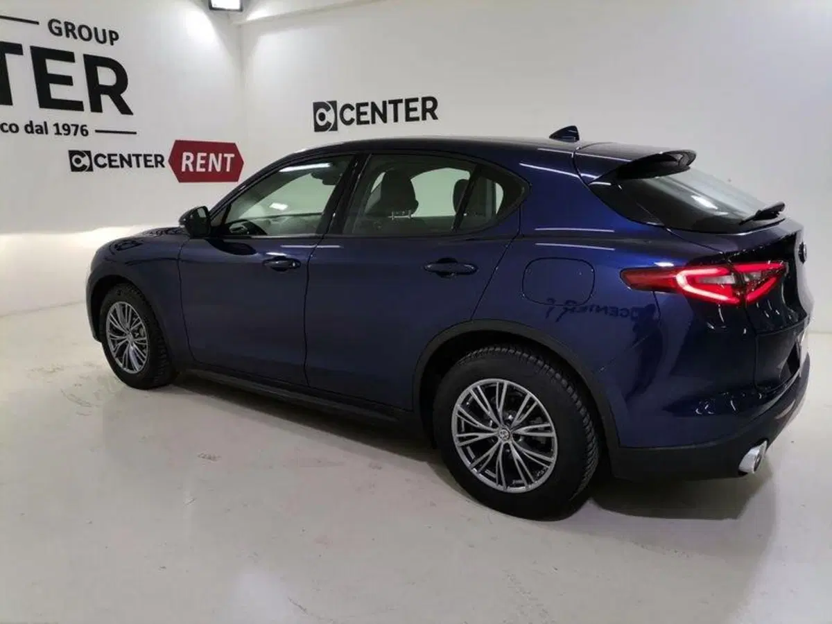 Alfa Romeo Stelvio usata a Salerno (4)