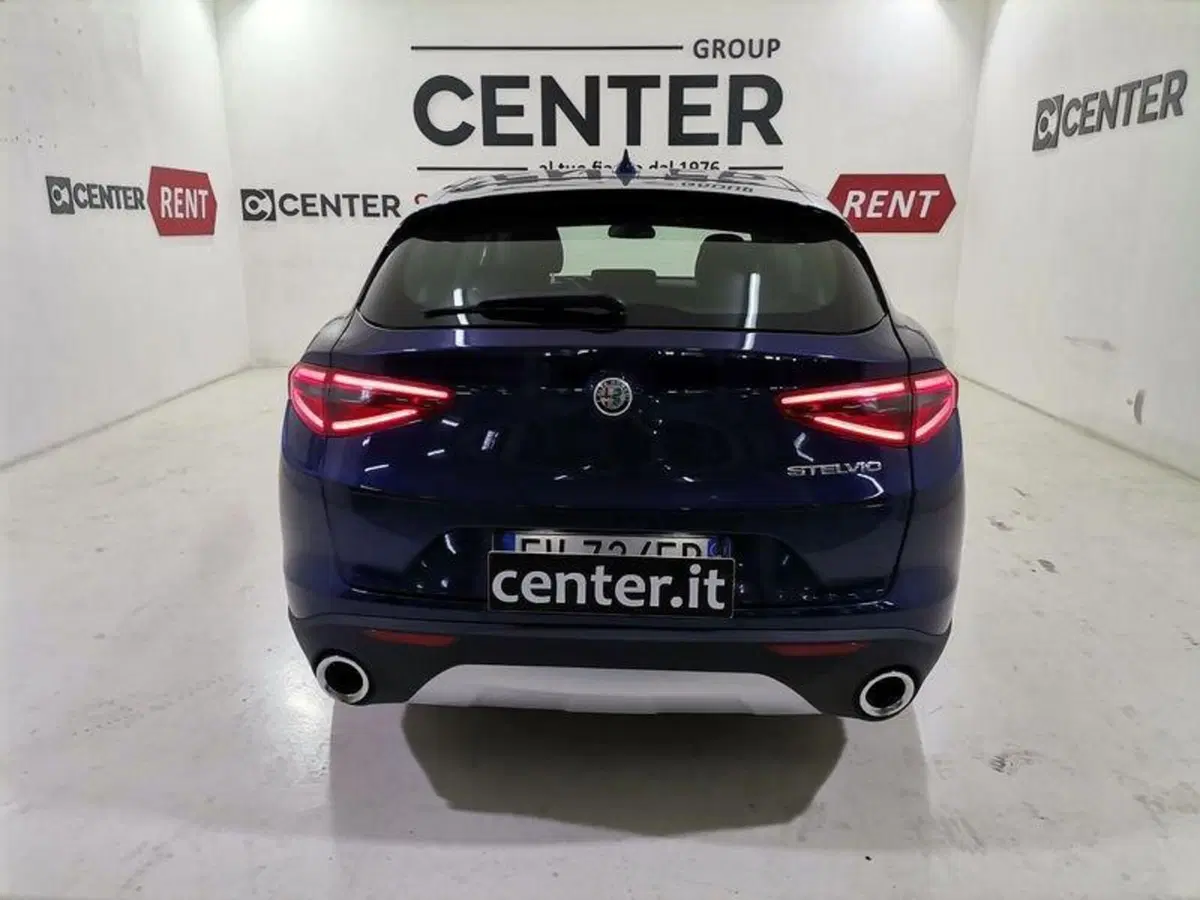 Alfa Romeo Stelvio usata a Salerno (5)