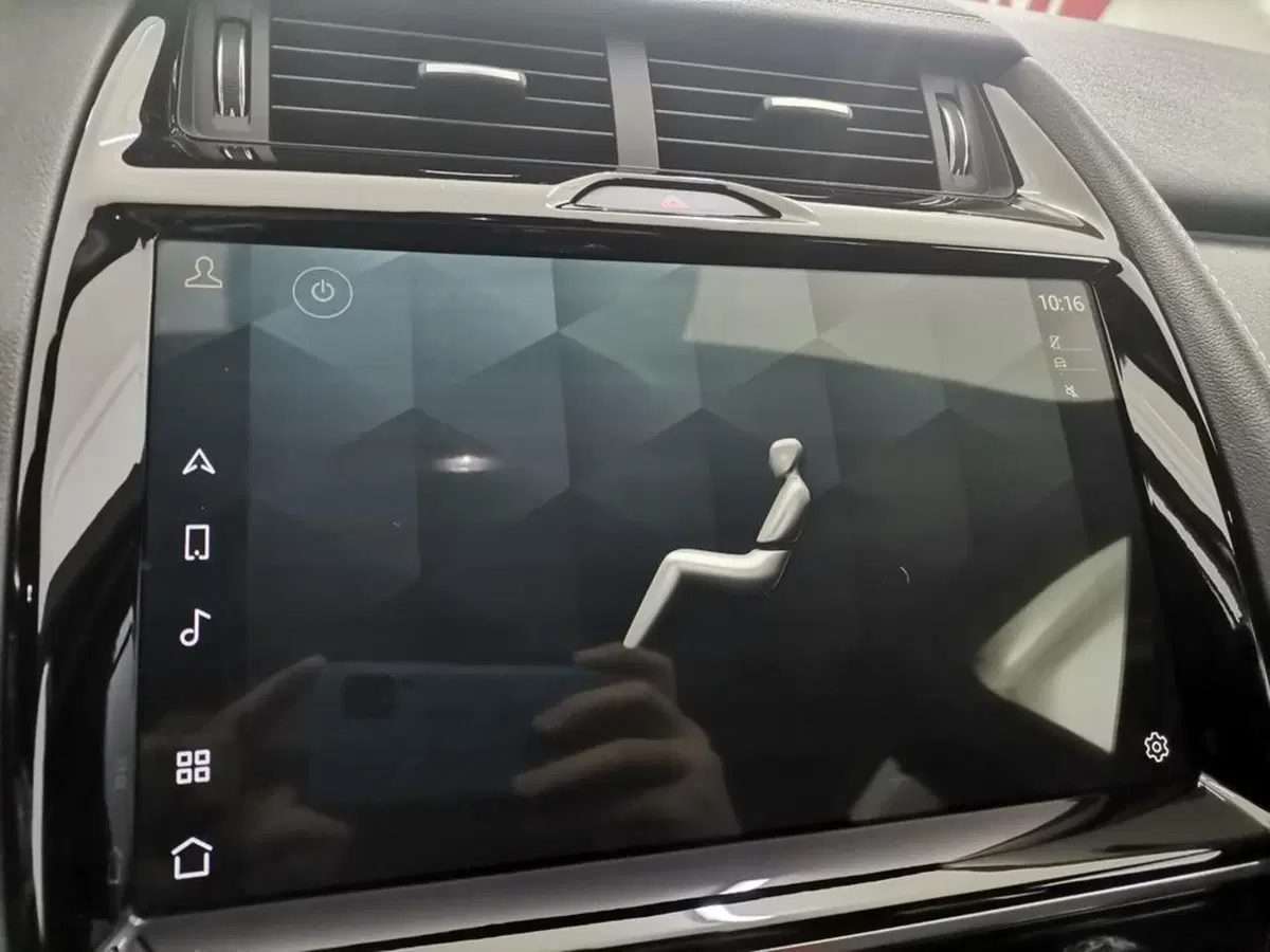 Jaguar E-Pace usata a Salerno (8)