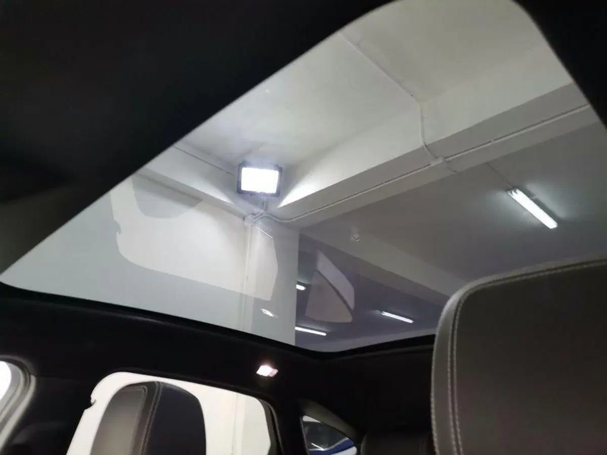 Jaguar E-Pace usata a Salerno (11)