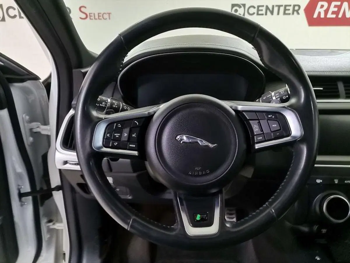 Jaguar E-Pace usata a Salerno (8)