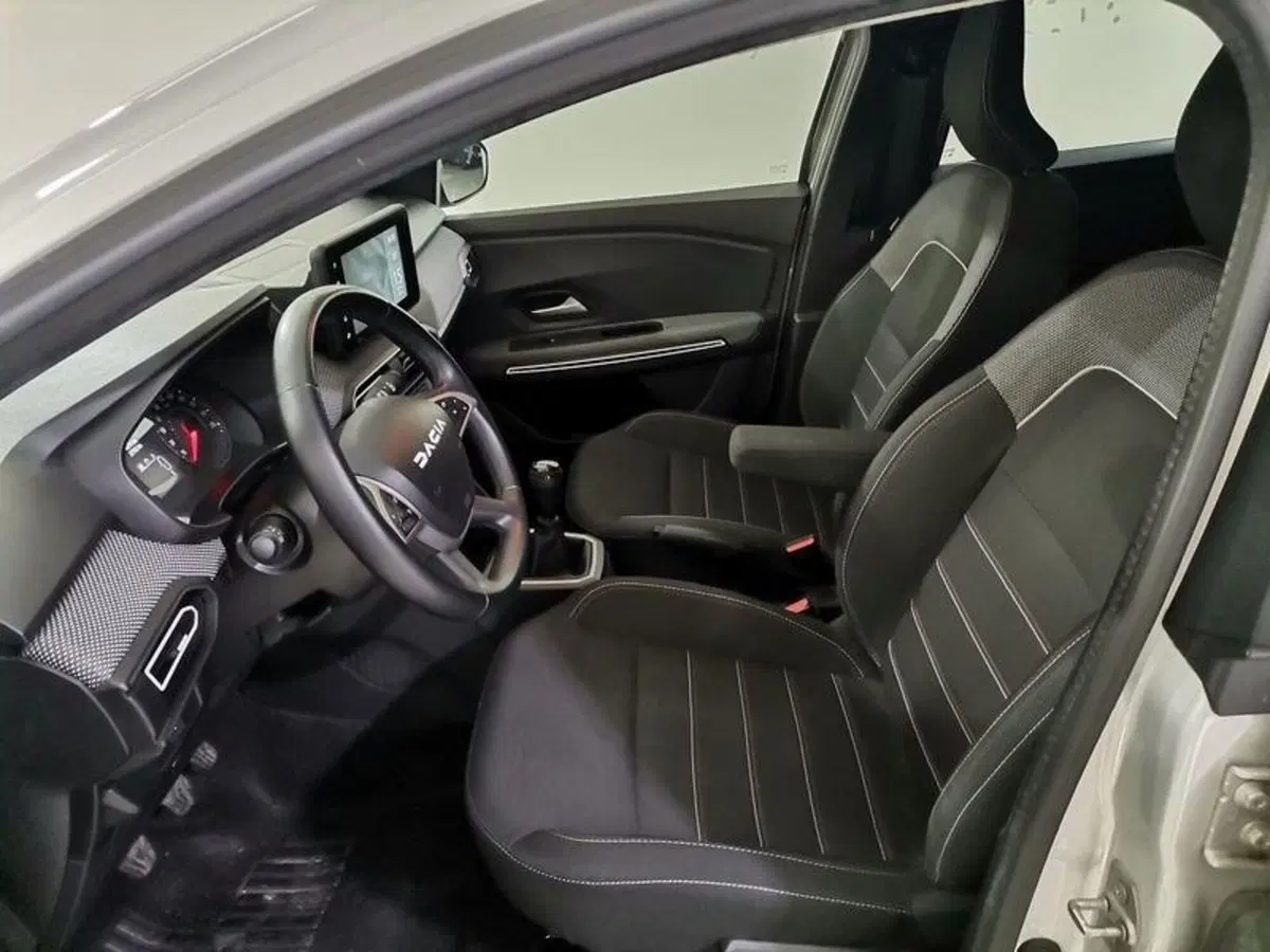 Dacia Jogger usata a Salerno (9)