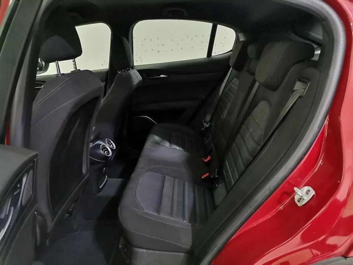 Alfa Romeo Stelvio usata a Salerno (10)