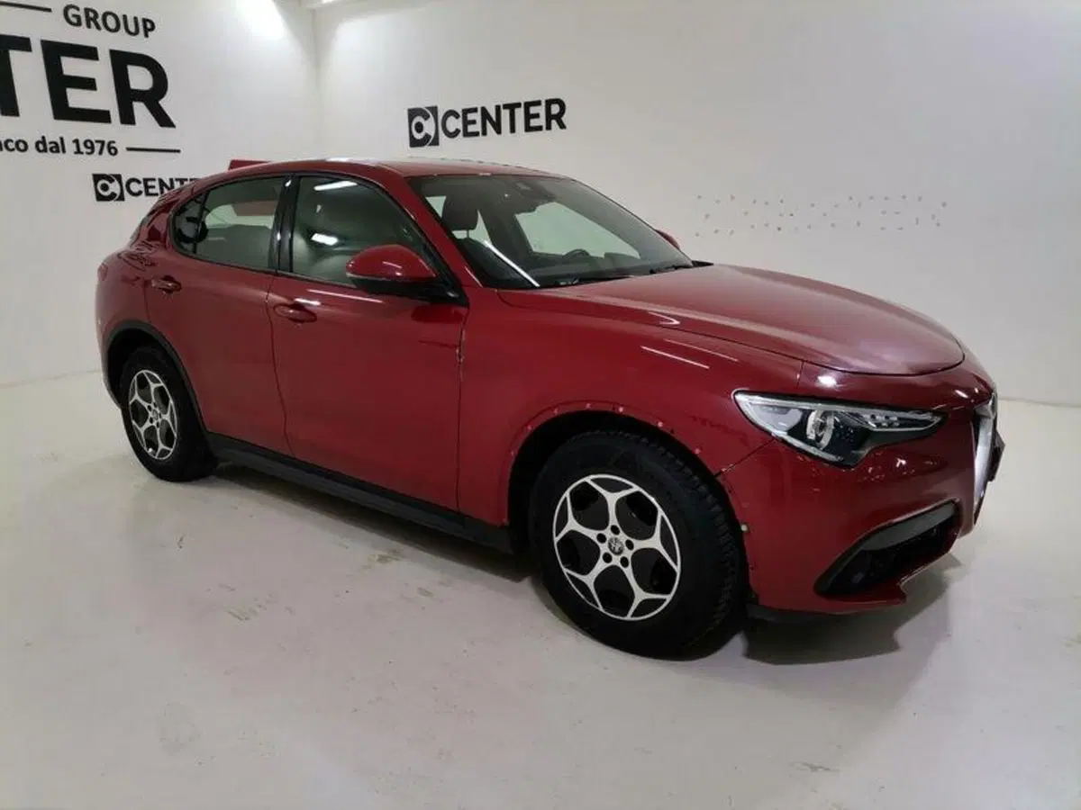 Alfa Romeo Stelvio usata a Salerno (3)
