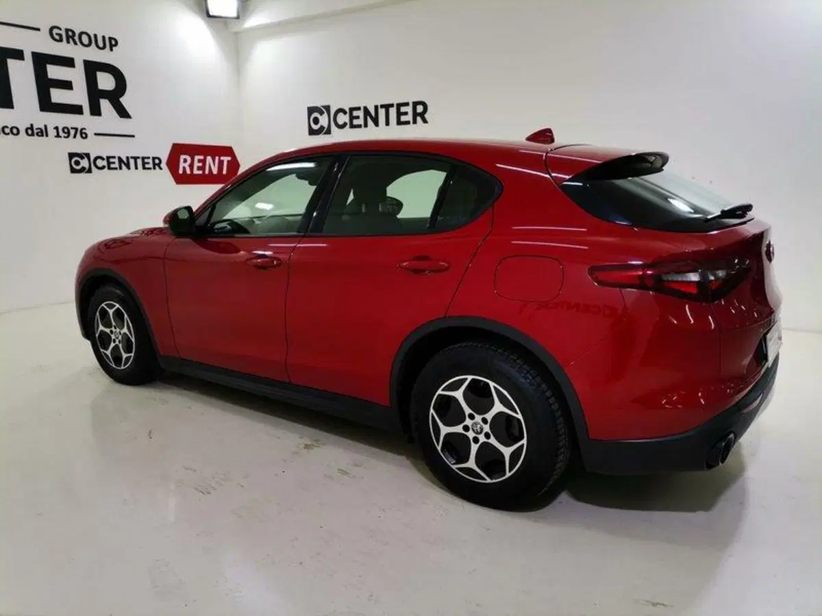 Alfa Romeo Stelvio usata a Salerno (4)
