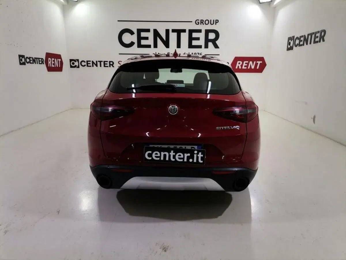 Alfa Romeo Stelvio usata a Salerno (5)
