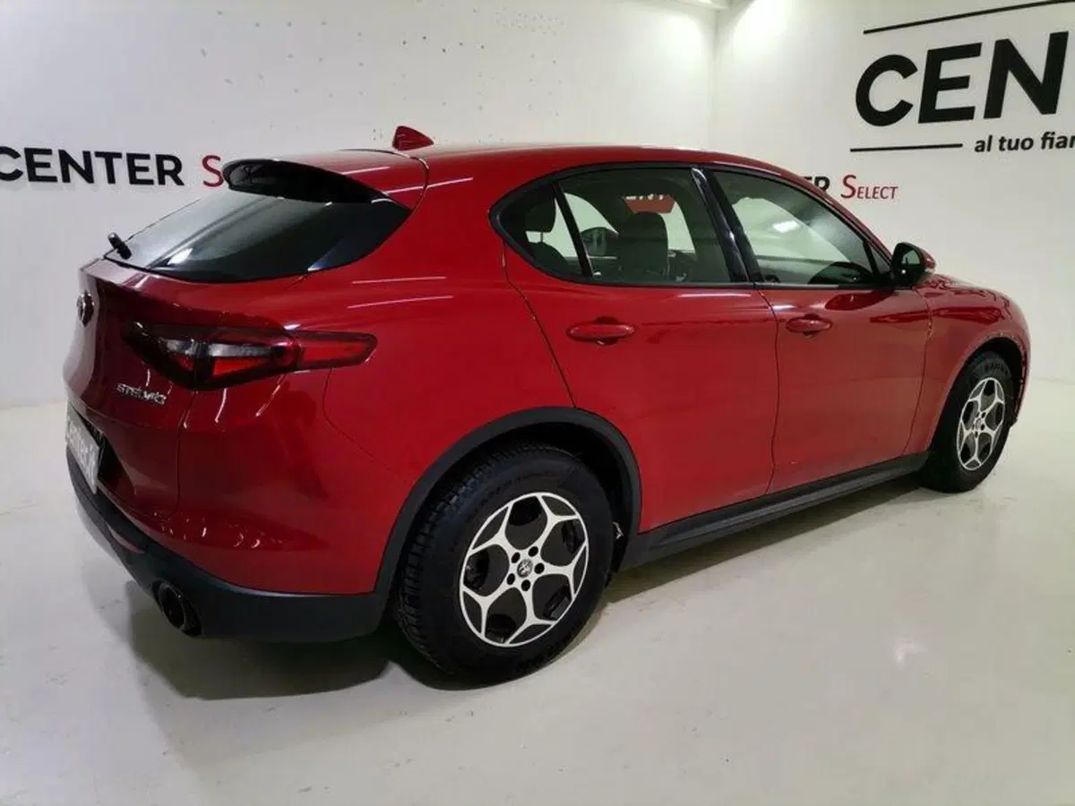 Alfa Romeo Stelvio usata a Salerno (6)