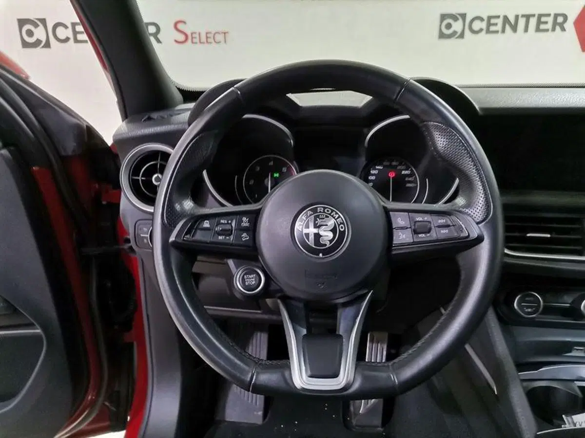 Alfa Romeo Stelvio usata a Salerno (8)