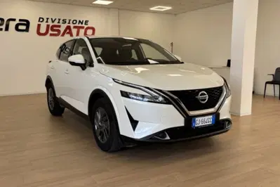 Nissan Qashqai 1.3 mhev Business 2wd 158cv xtronic del 2022 usata a Fondi