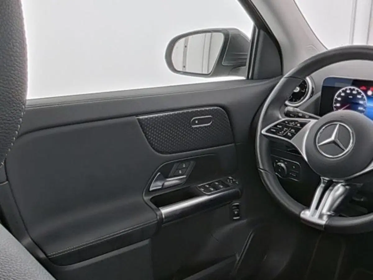 Mercedes-Benz GLA SUV usata a Milano (9)