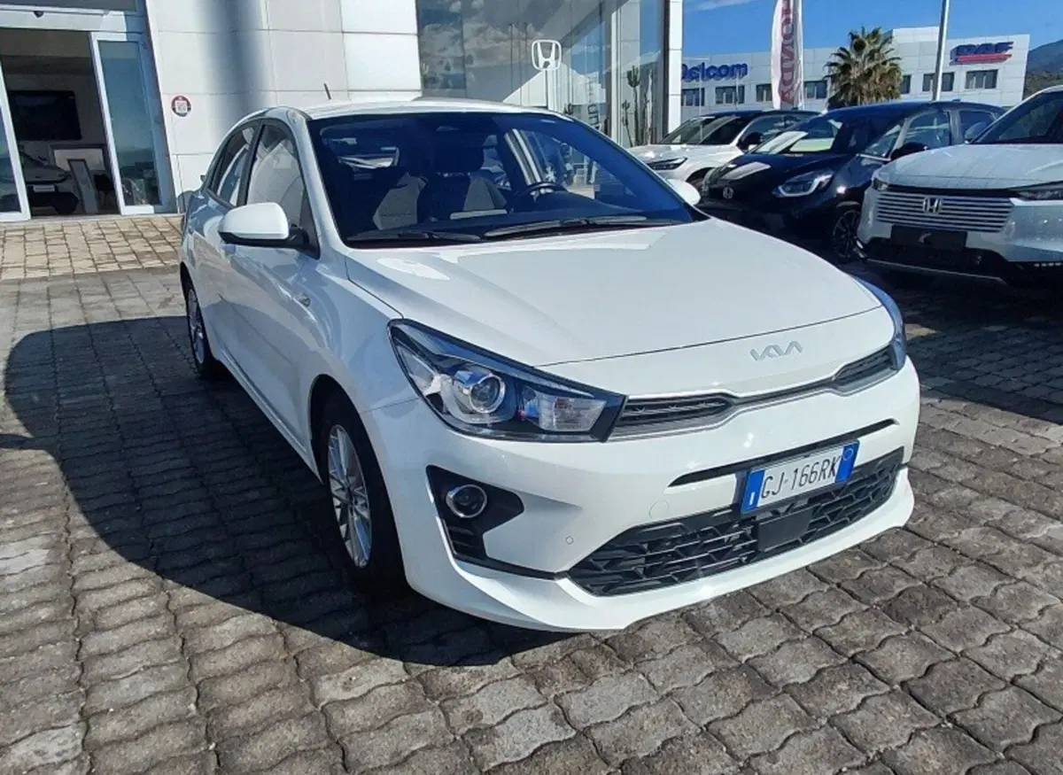 Kia Rio usata a Cosenza (3)