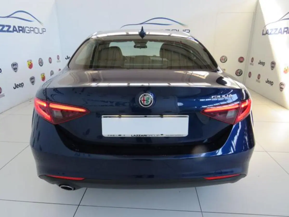 Alfa Romeo Giulia usata a Lodi (8)