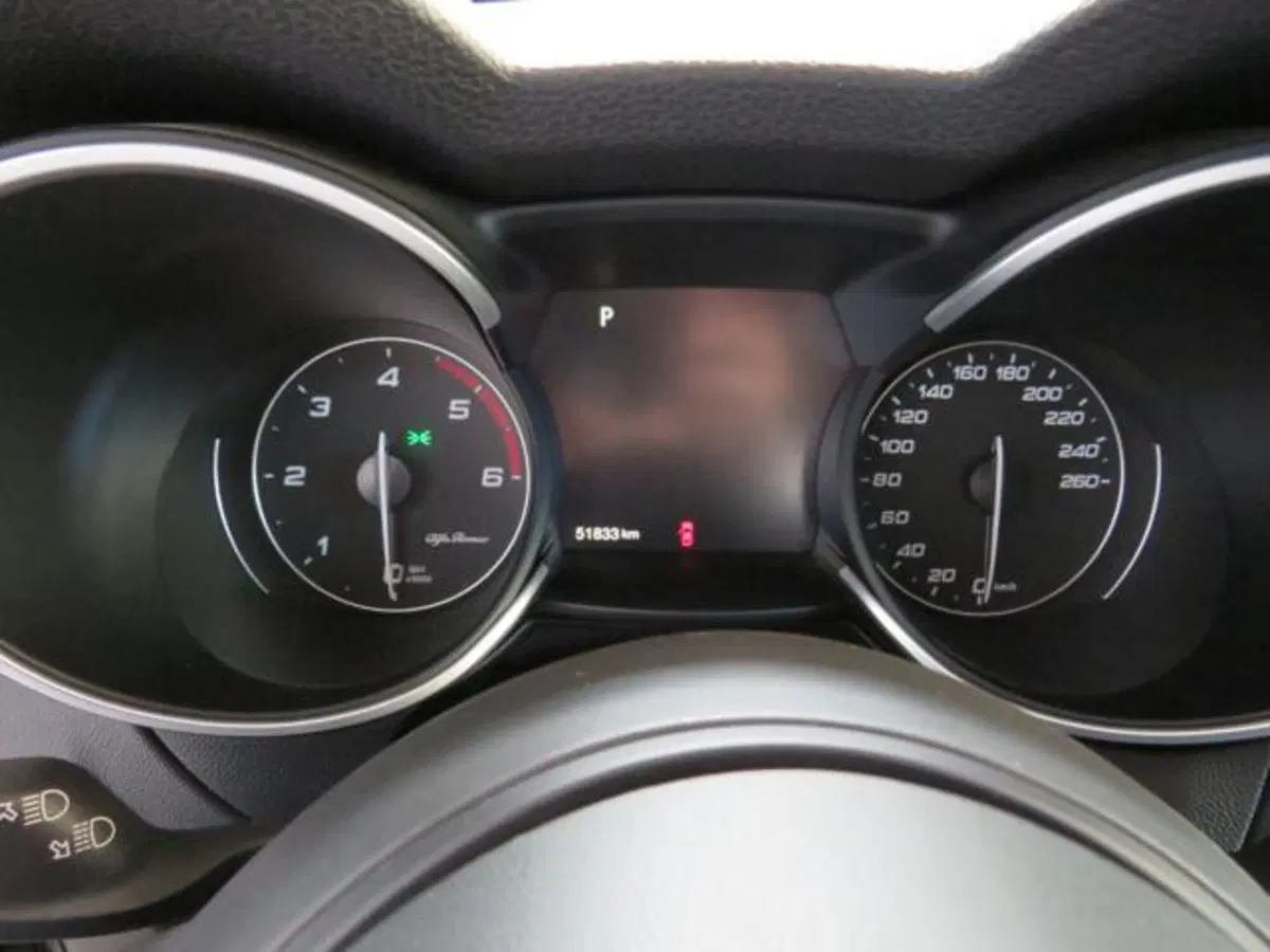 Alfa Romeo Stelvio usata a Lodi (12)