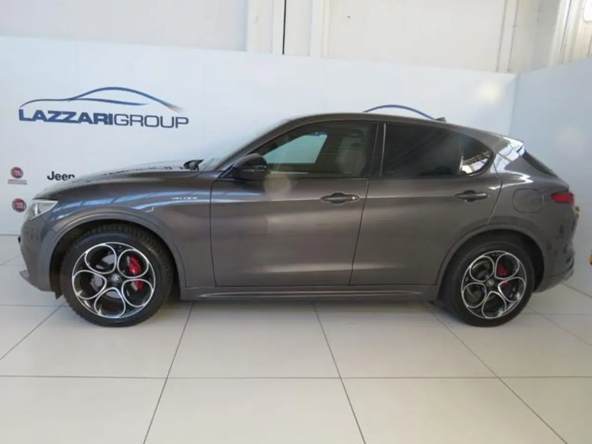 Alfa Romeo Stelvio usata a Lodi (3)