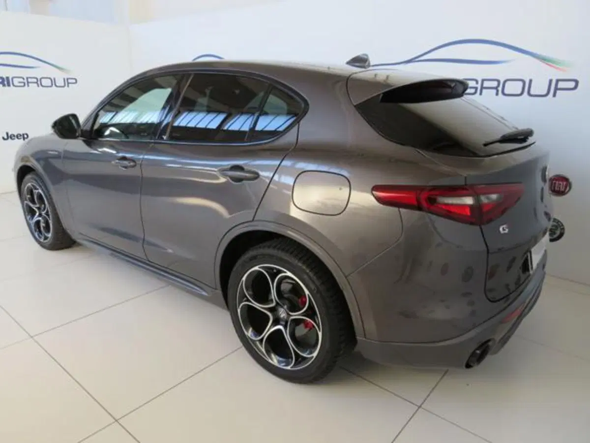Alfa Romeo Stelvio usata a Lodi (4)