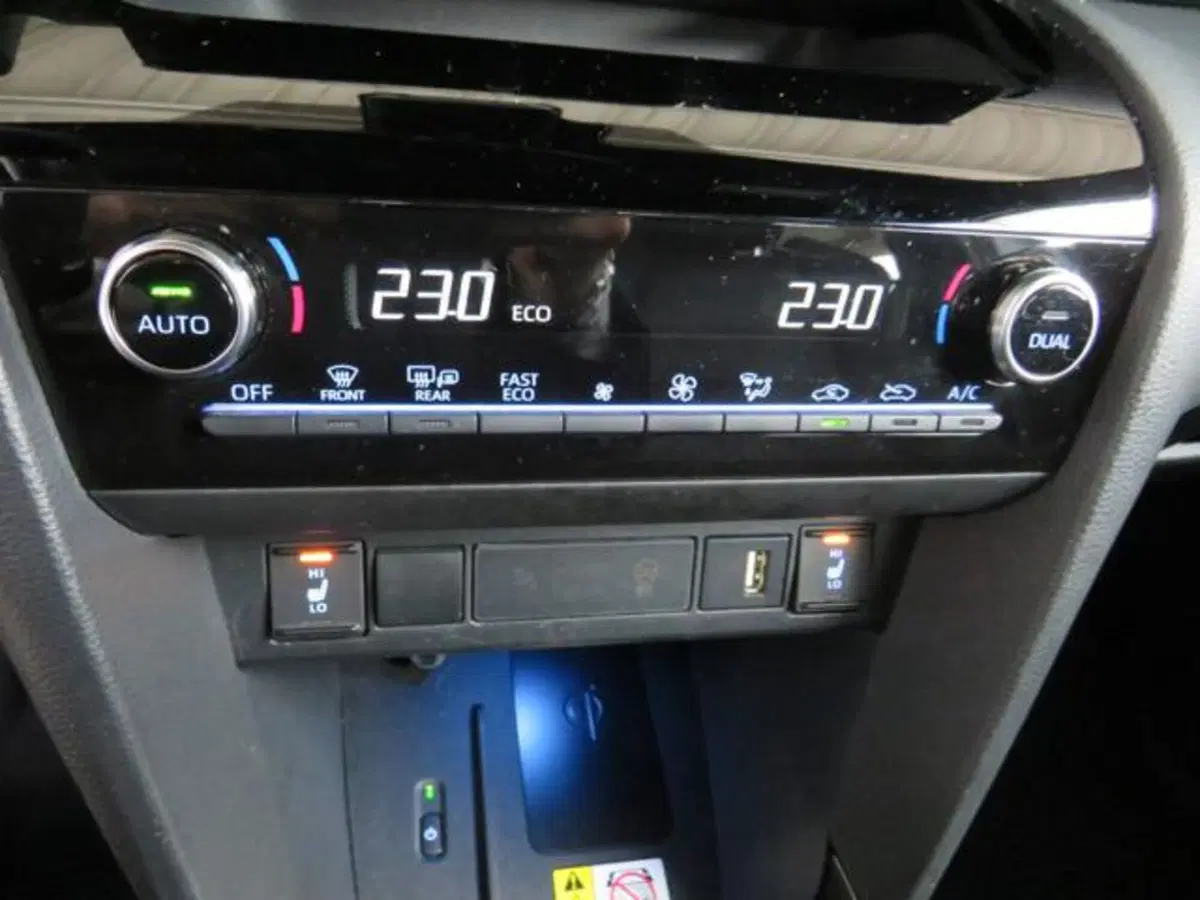 Toyota Yaris Cross usata a Lodi (14)