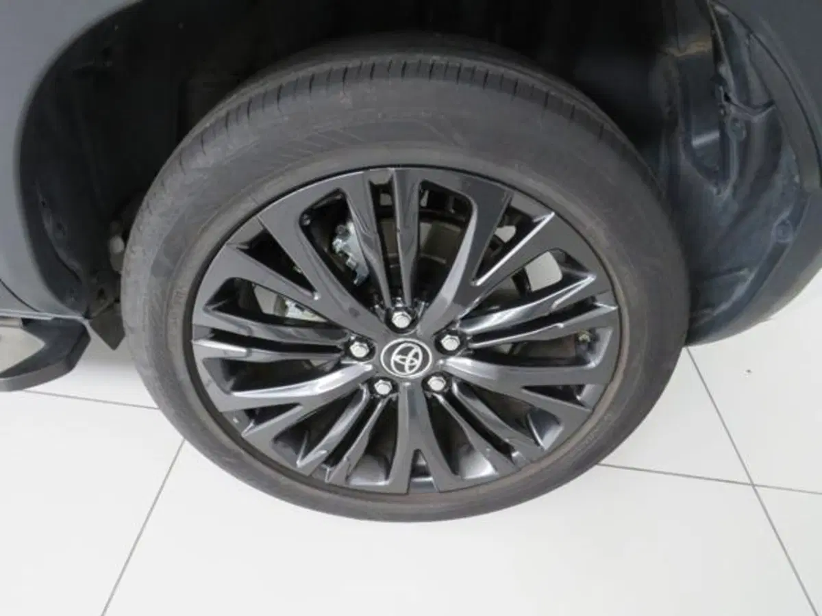 Toyota Yaris Cross usata a Lodi (15)