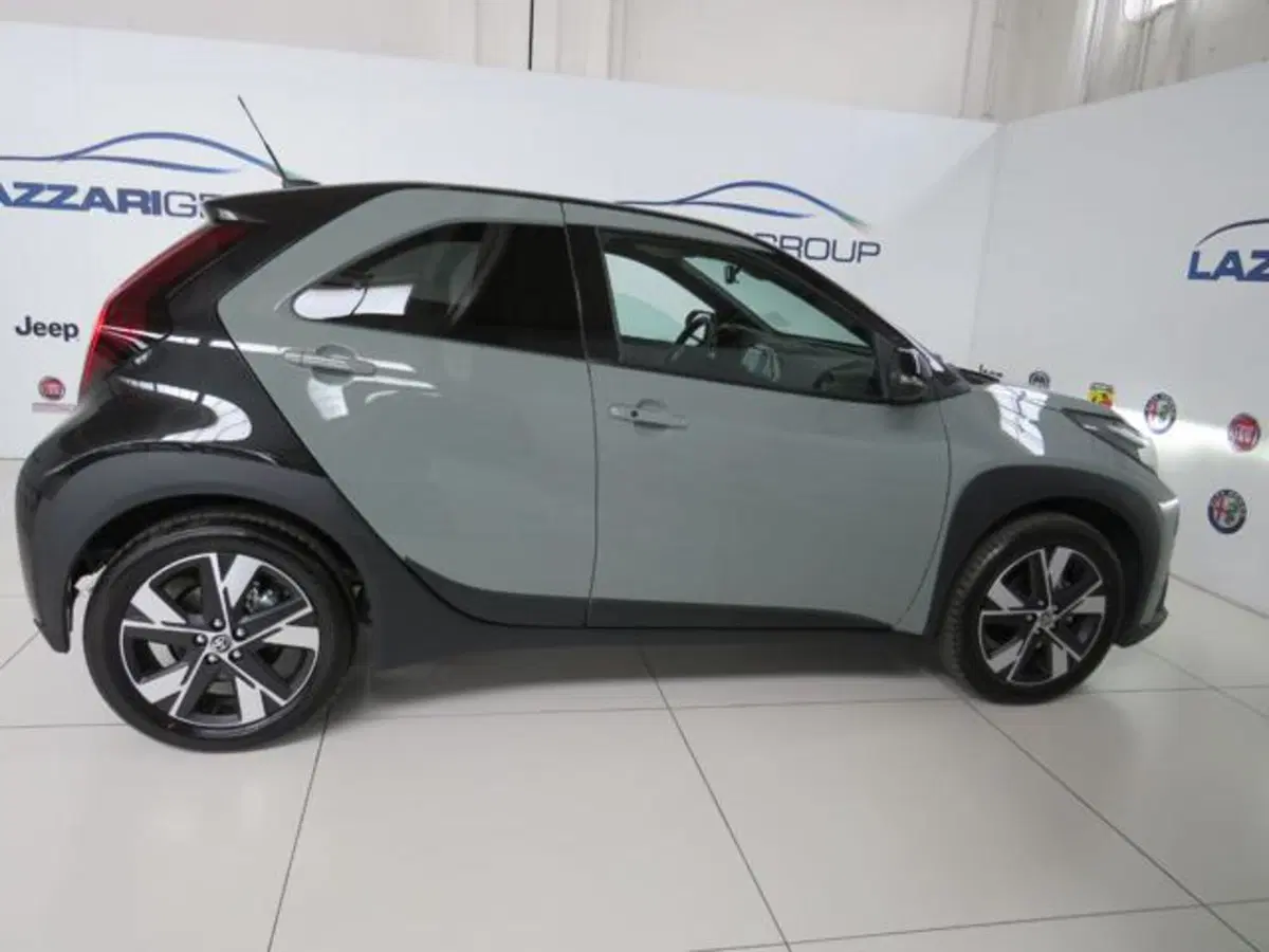 Toyota Aygo X usata a Lodi (6)
