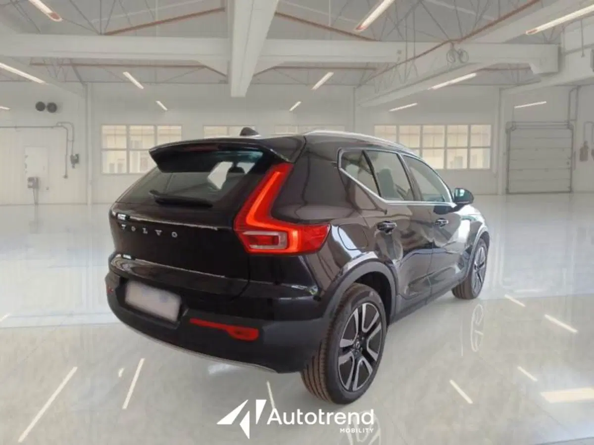 Volvo XC40 usata a Bari (13)