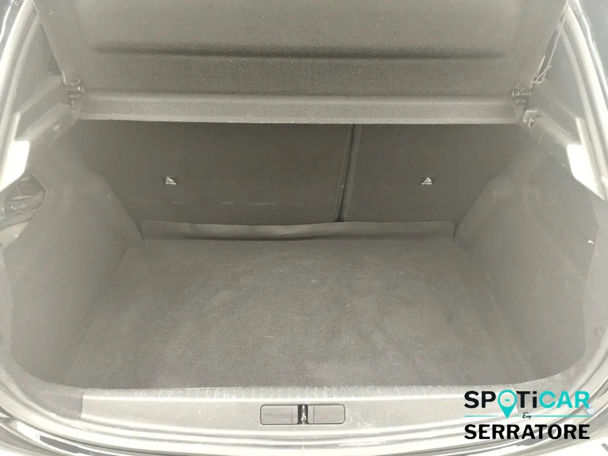 Peugeot 208 usata a Como (17)