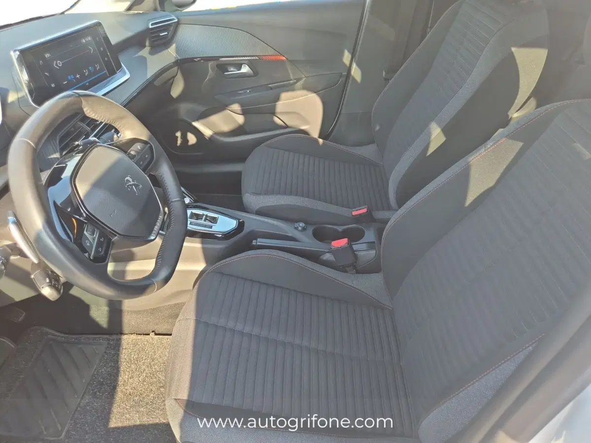 Peugeot 208 usata a Modena (9)