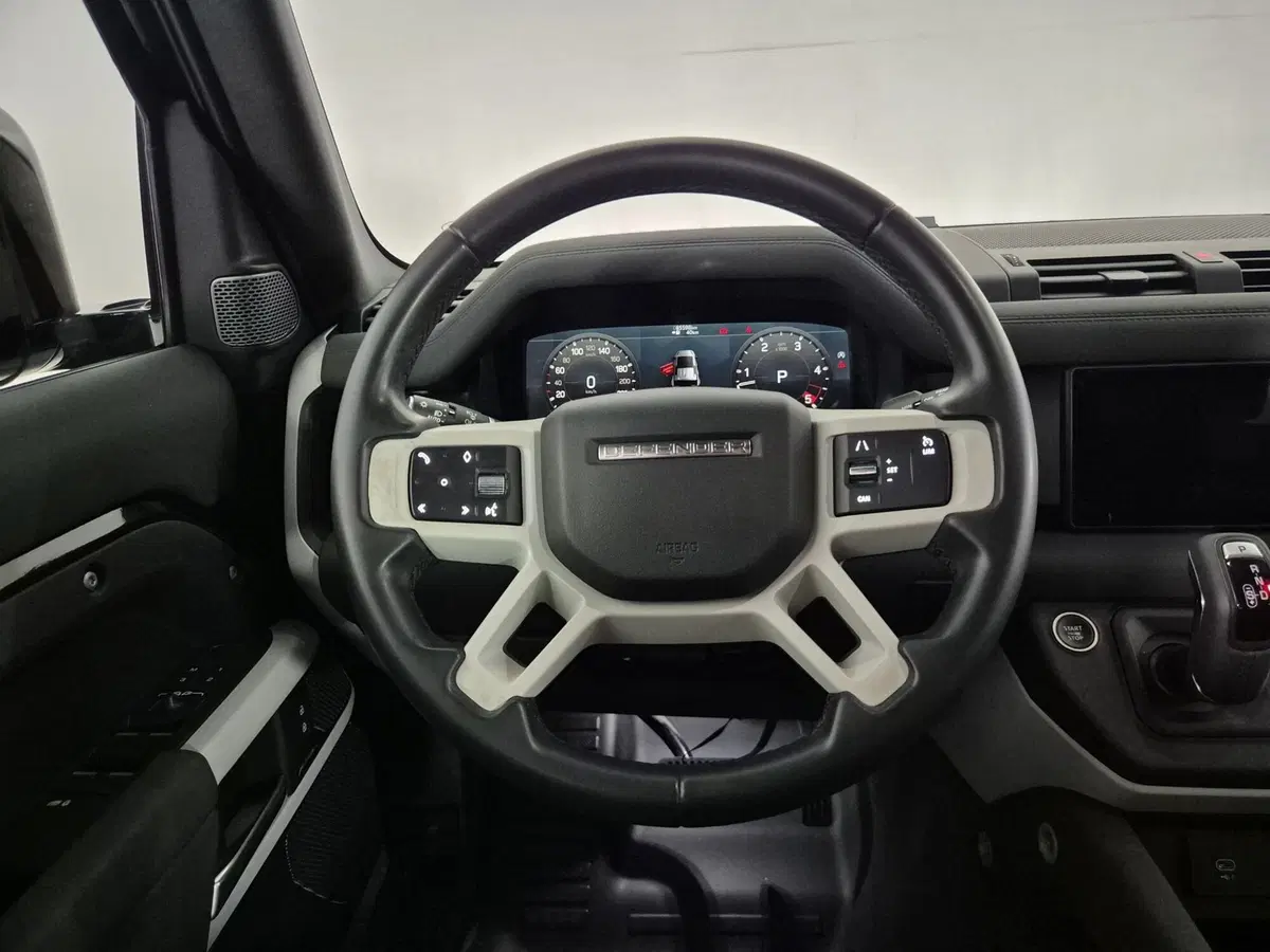 Land Rover Defender usata a Torino (19)