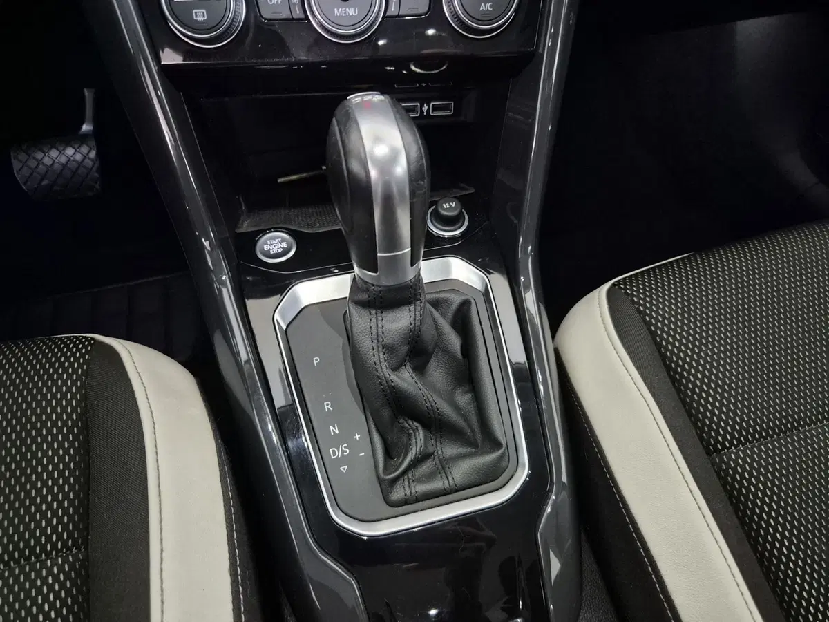 Volkswagen T-Roc usata a Torino (11)