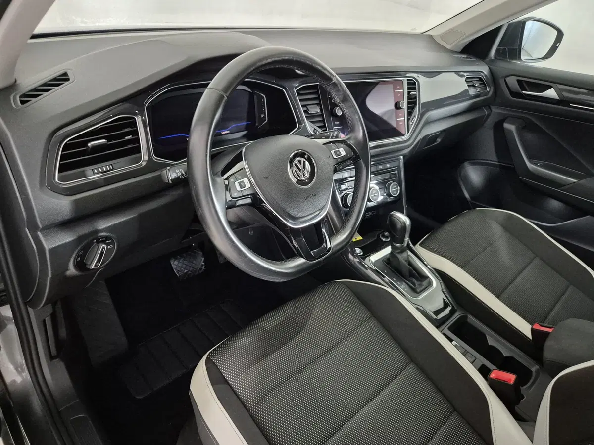 Volkswagen T-Roc usata a Torino (6)