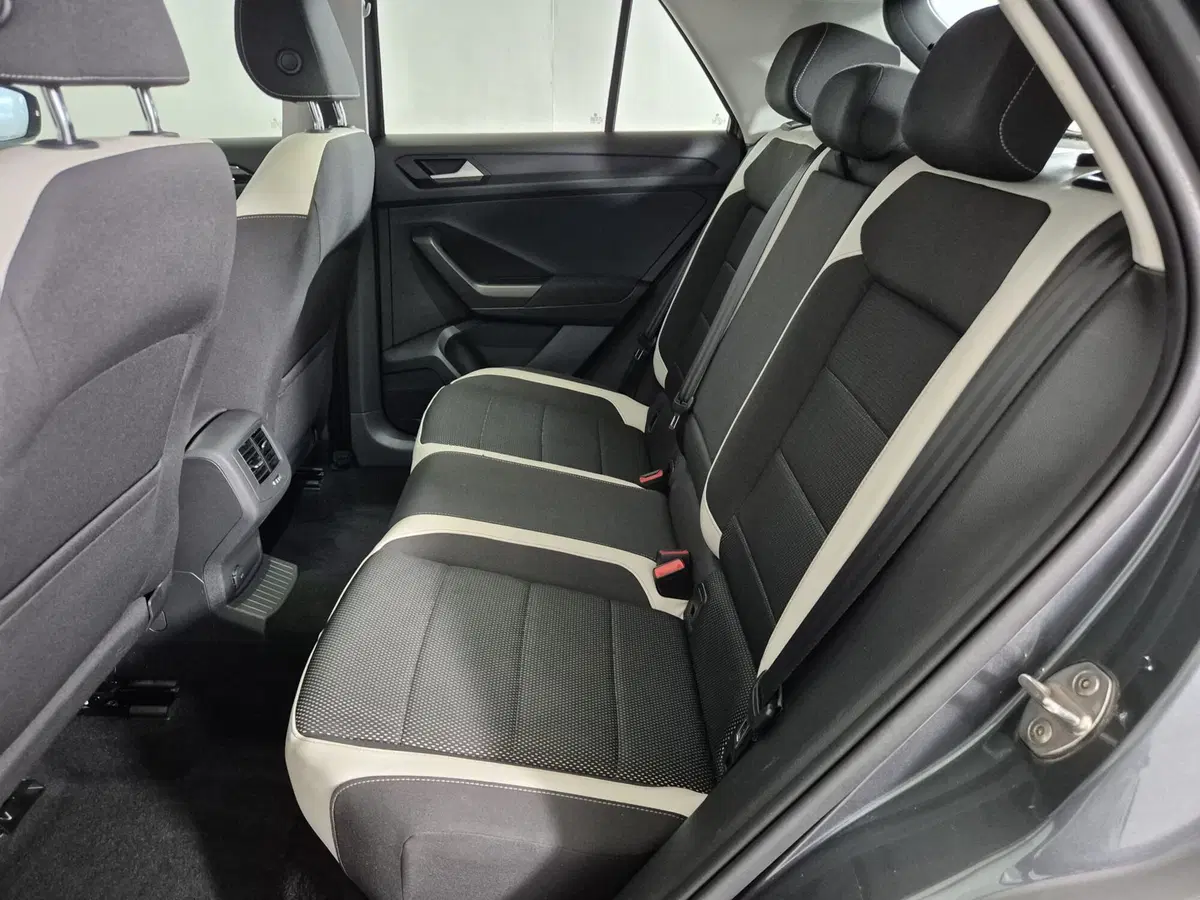 Volkswagen T-Roc usata a Torino (7)