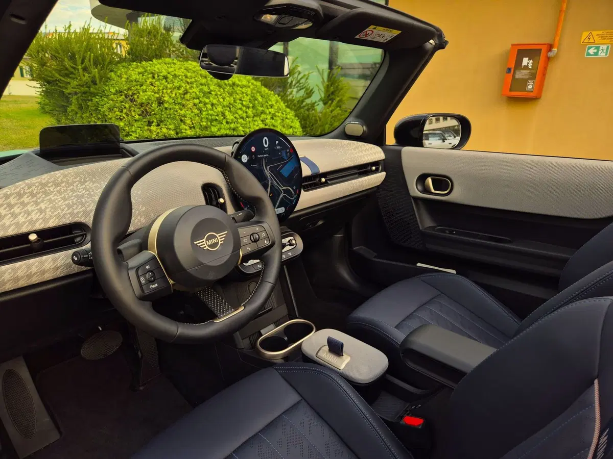 MINI Mini Cabrio usata a Genova (9)